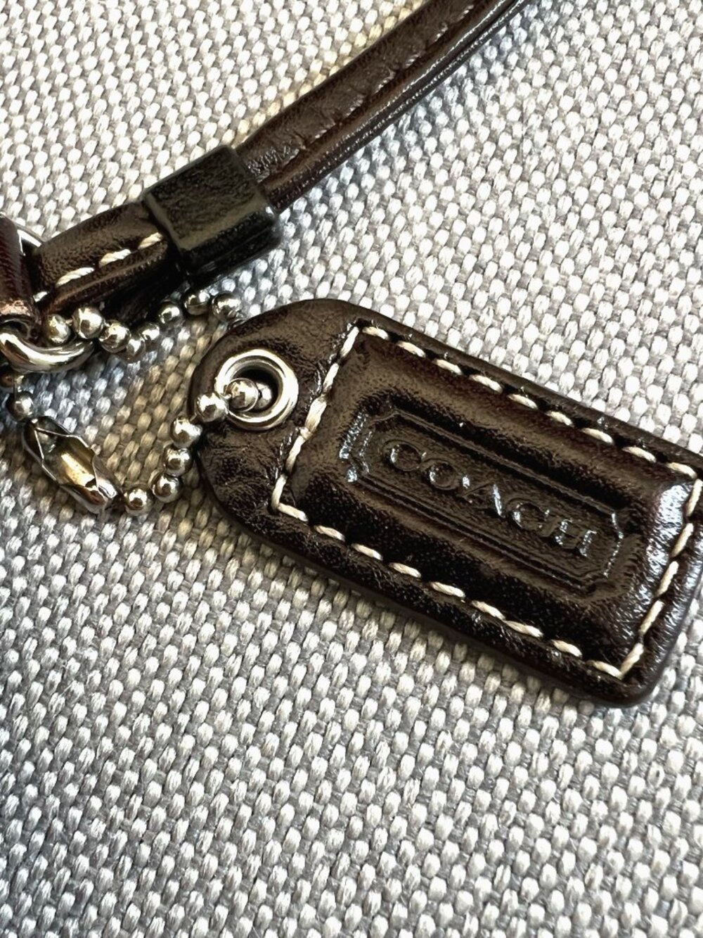 COACH Tan/Brown Leather Wristlet Classic Pebble Finish Zipper Top *Very Clean* - Picture 3 of 7